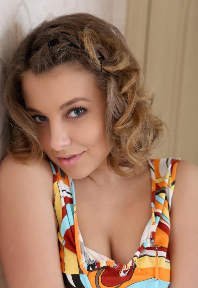 голое женское тело, Nikia A