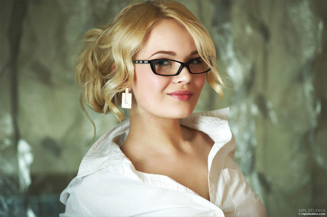 эро фото красивой девушки