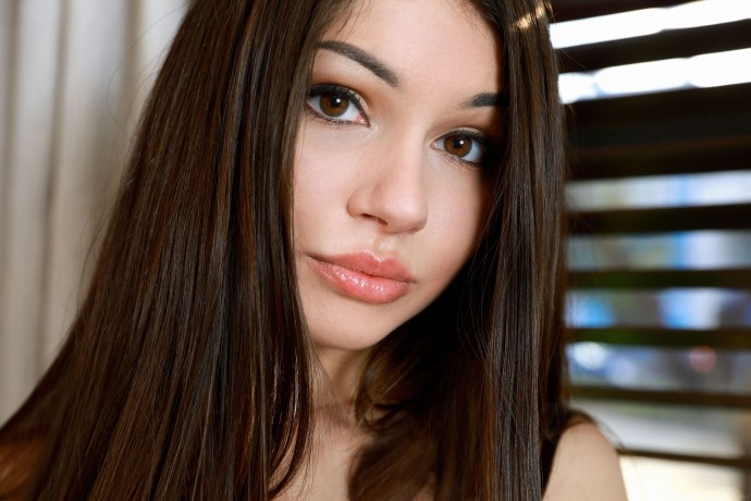 Голая Соня любит когда её берут сзади.