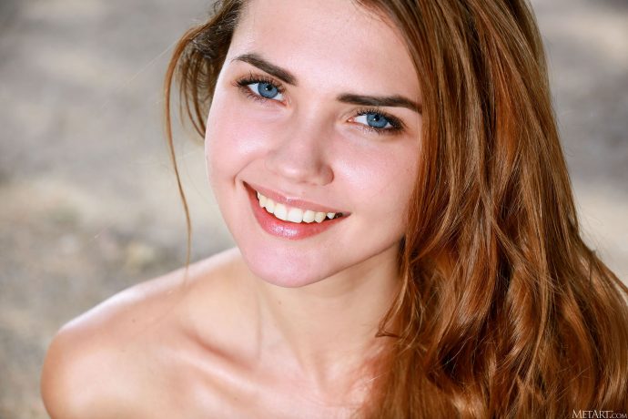 Эротические фотографии соседки по комнате