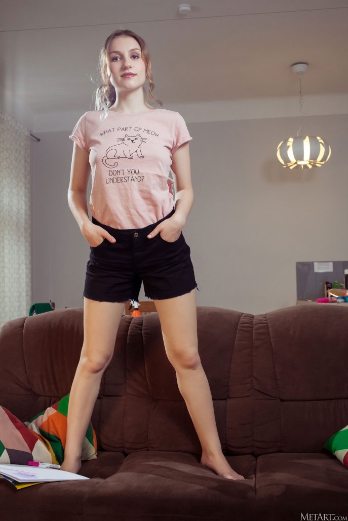 Голая жена друга дала посмотреть фотки