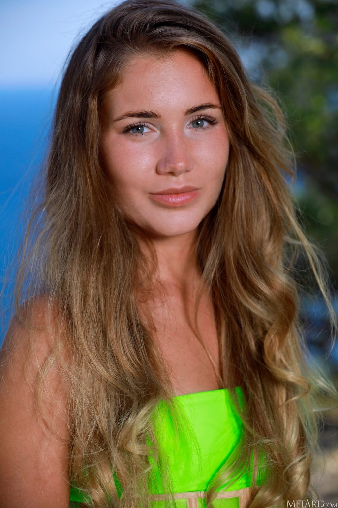 Голая девушка с кавказка