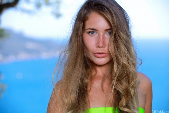 Голая девушка с кавказка