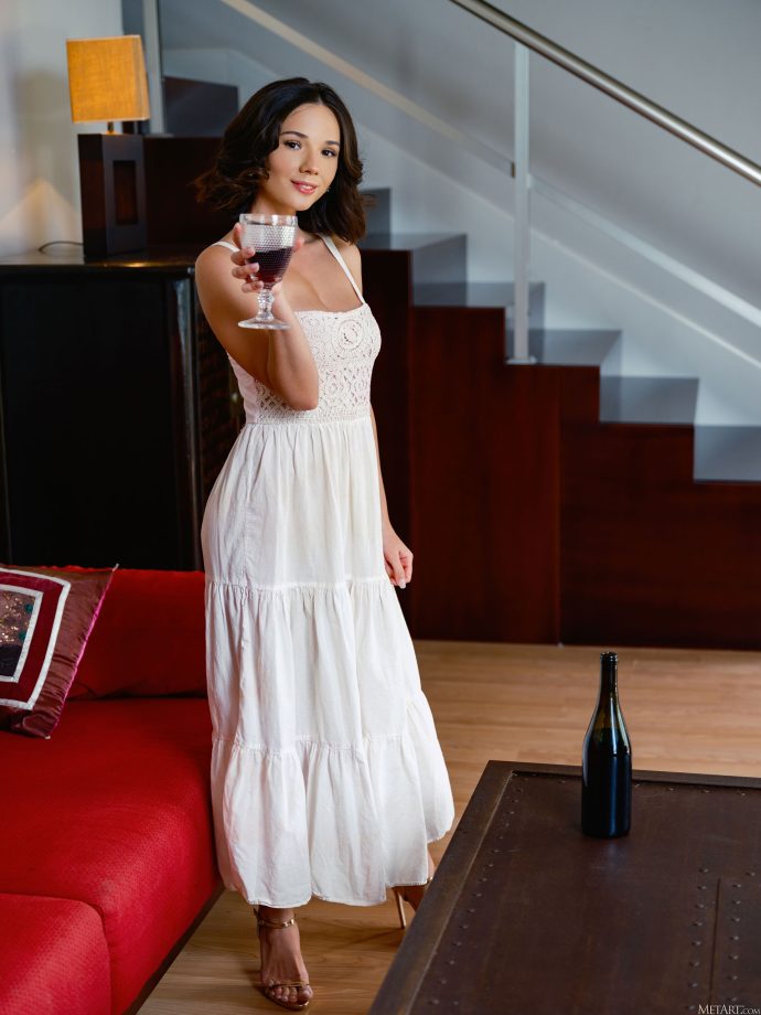 Эротические фото голой румынской девушки