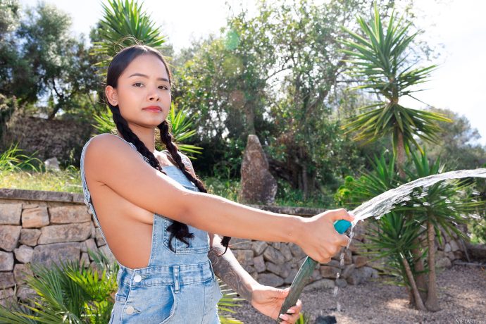 Голая колумбийская студентка