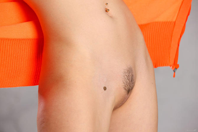 Фото голая целка