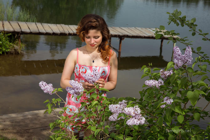 Голая на речке