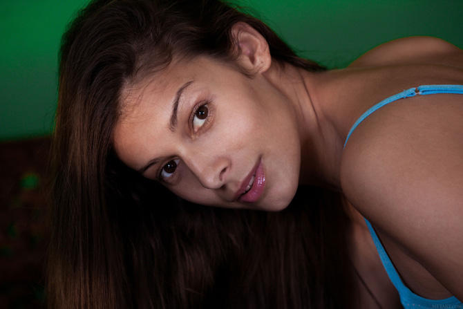 Голые бёдра