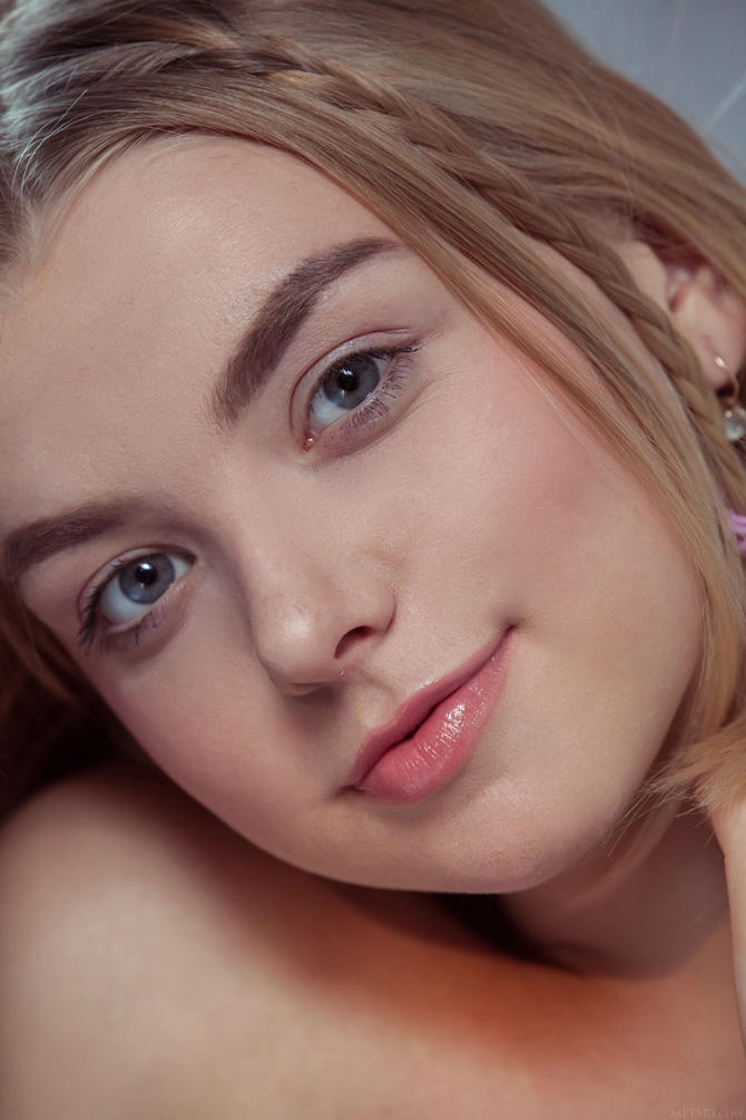 Фото голая баба с большими сиськами