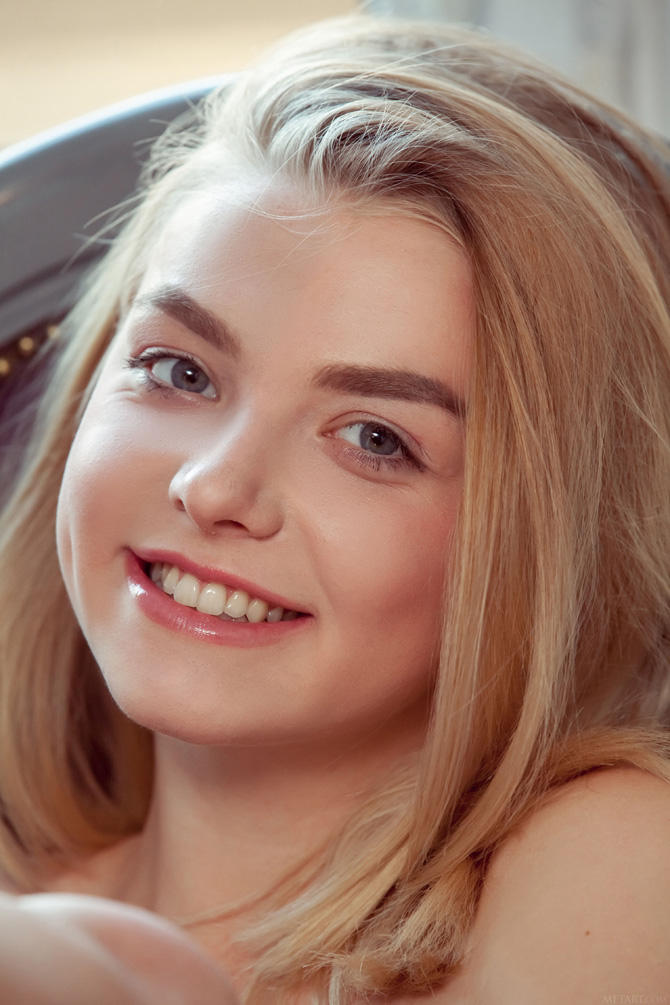 Фото голая баба с большими сиськами