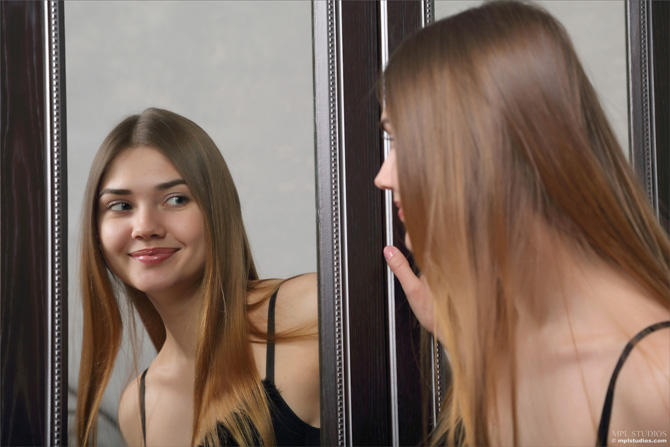 Голая Алёна