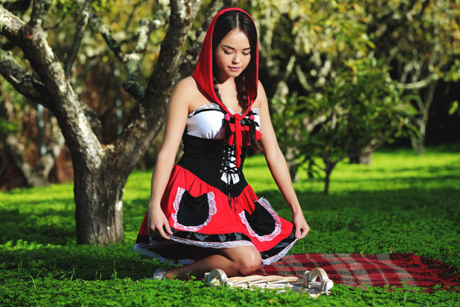 Голая красная шапочка