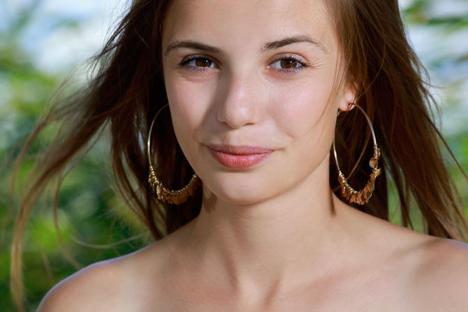 Голая Яна разрешила себя сфотографировать