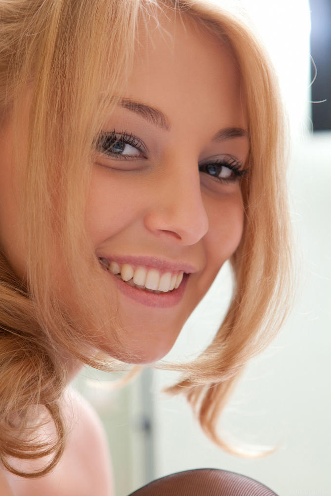 Голая Вера готова к весенним приключениям