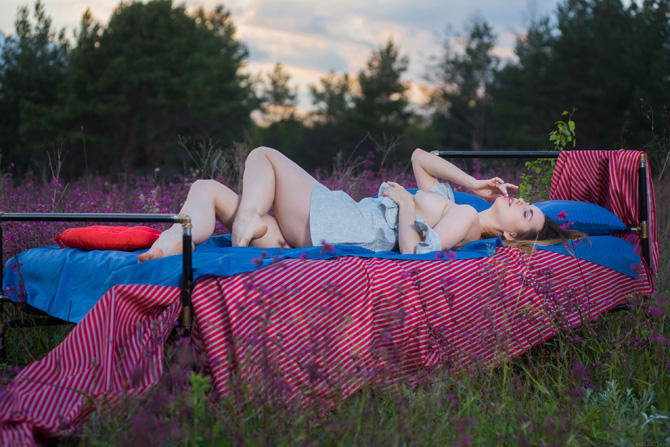 Голая Анфиса