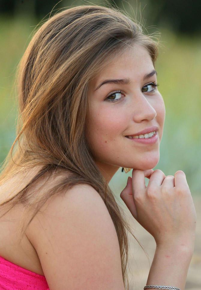 фото молодая нудистка