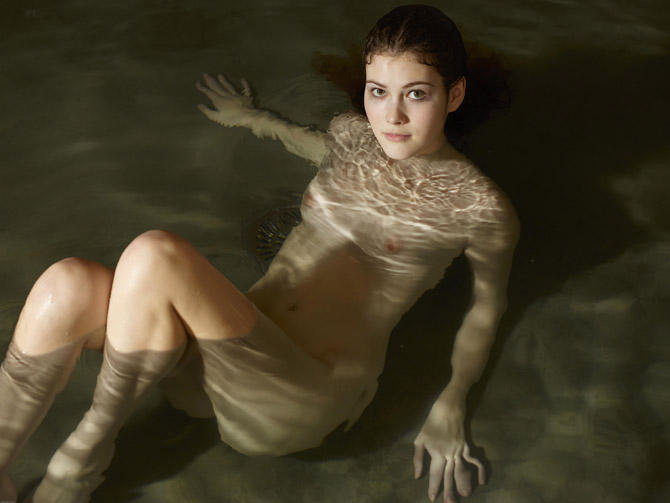 фото мокрая девушка