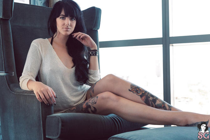 фото девушка с тату