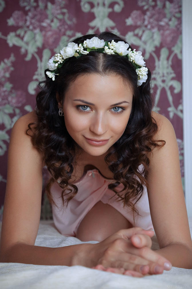 разделась до гола