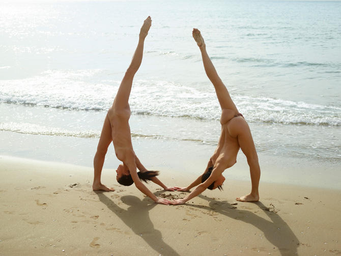 фото голые гимнастки